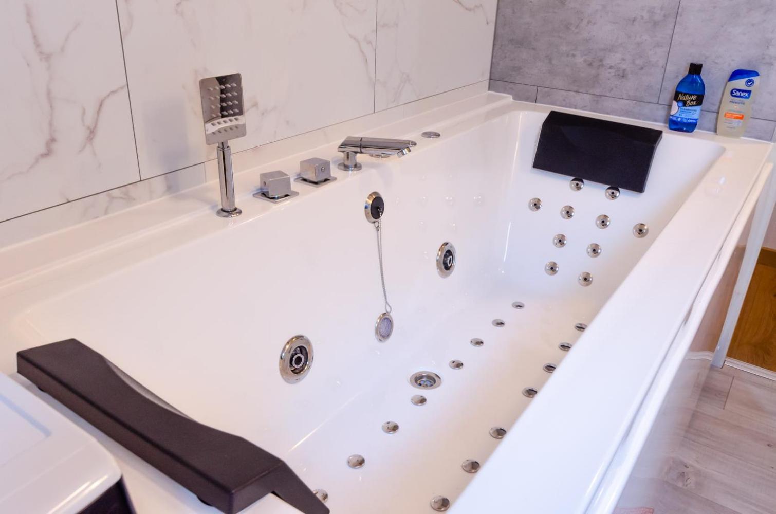 Appartement Balneo-Detente Sainte-Helene-du-Lac المظهر الخارجي الصورة